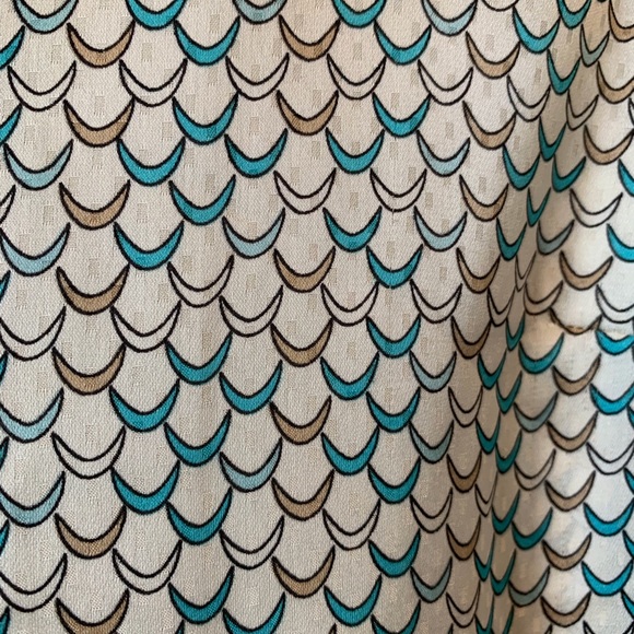 Talbots Popover silky top. - Picture 6 of 6